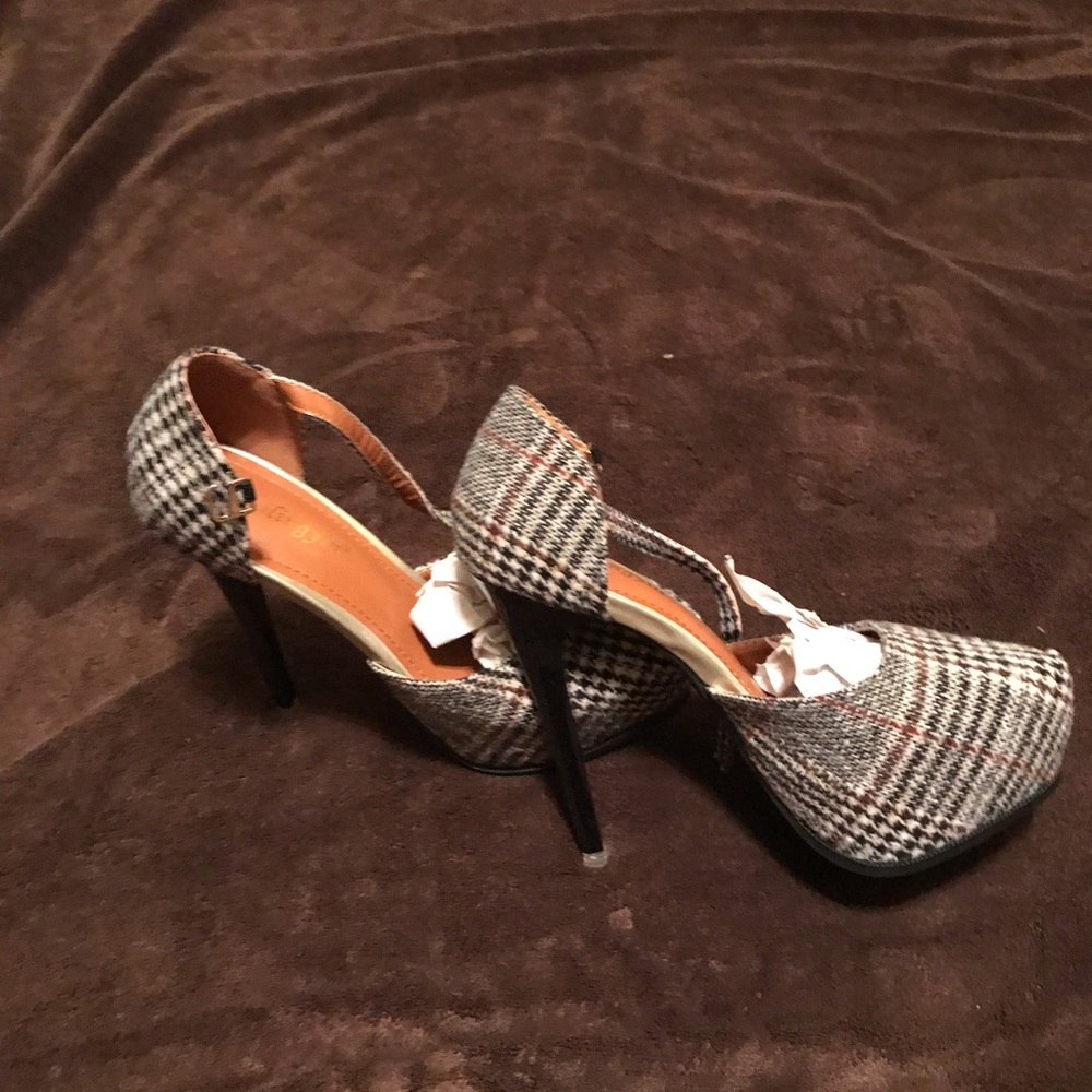 Heels - Picture 2 of 2